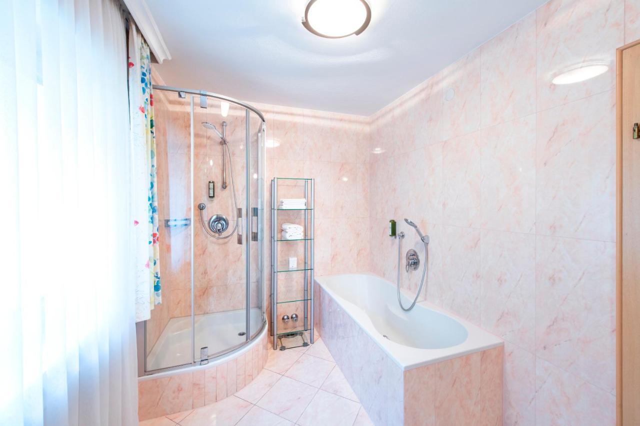 Manni Home - Rooms & Apartments Mayrhofen Luaran gambar
