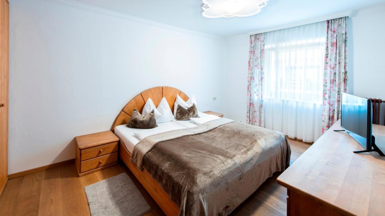 Manni Home - Rooms & Apartments Mayrhofen Luaran gambar